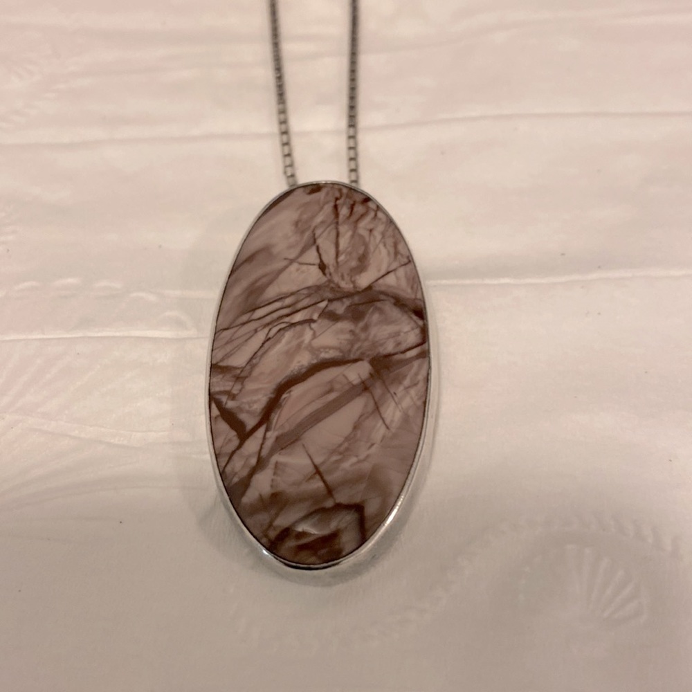 Agate Pendent with Italian Silver Chain